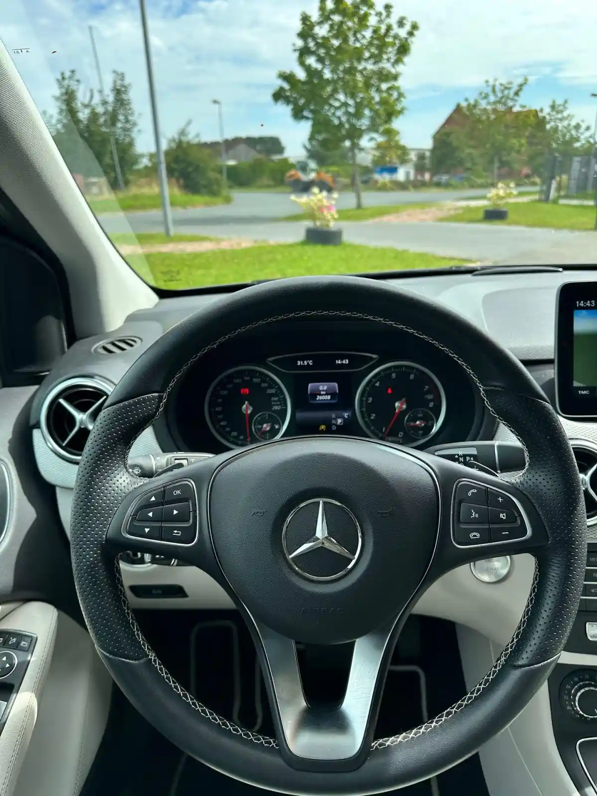 Mercedes-Benz B 220