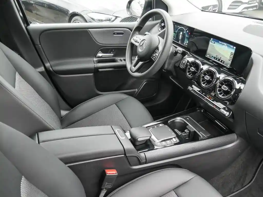 Mercedes-Benz B 250