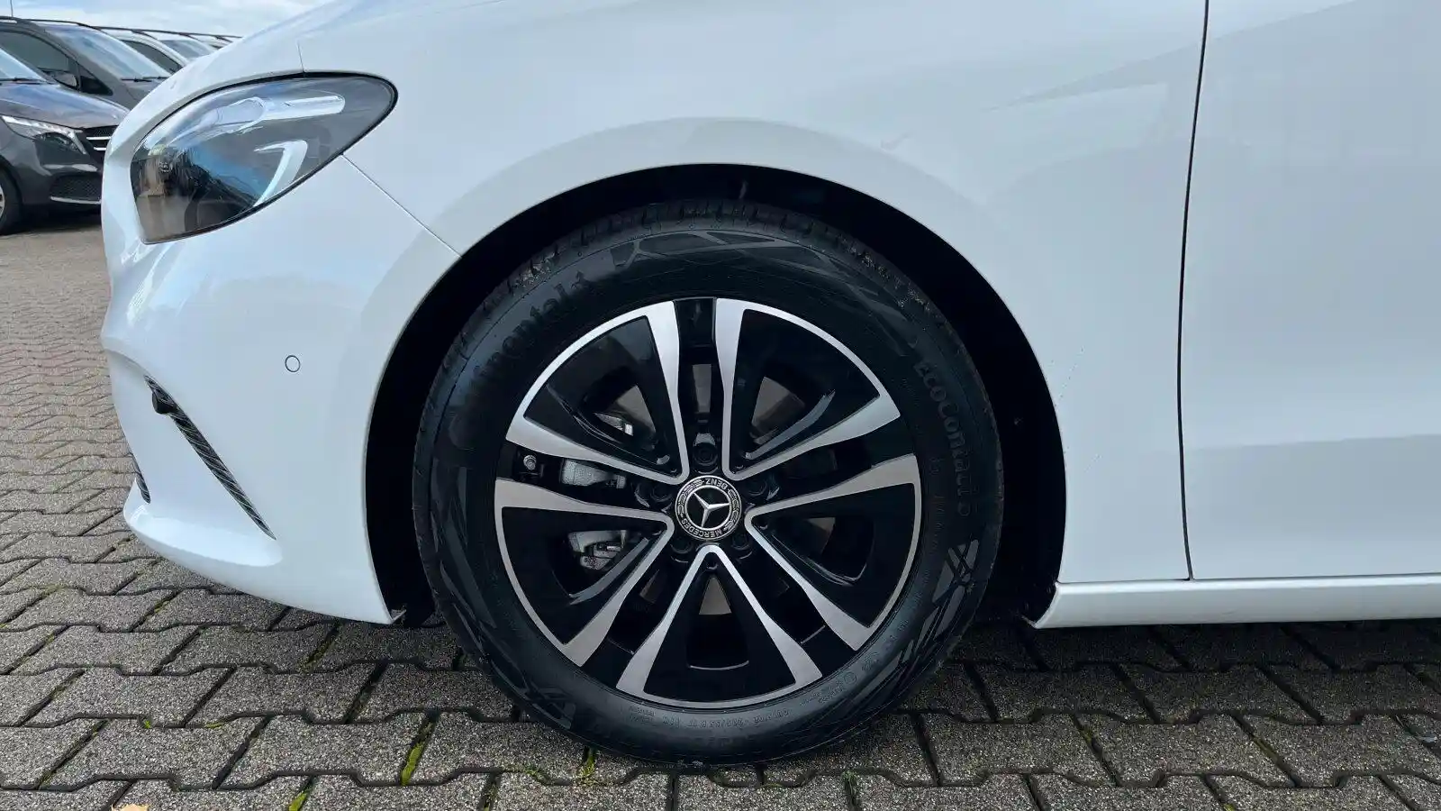 Mercedes-Benz B 200
