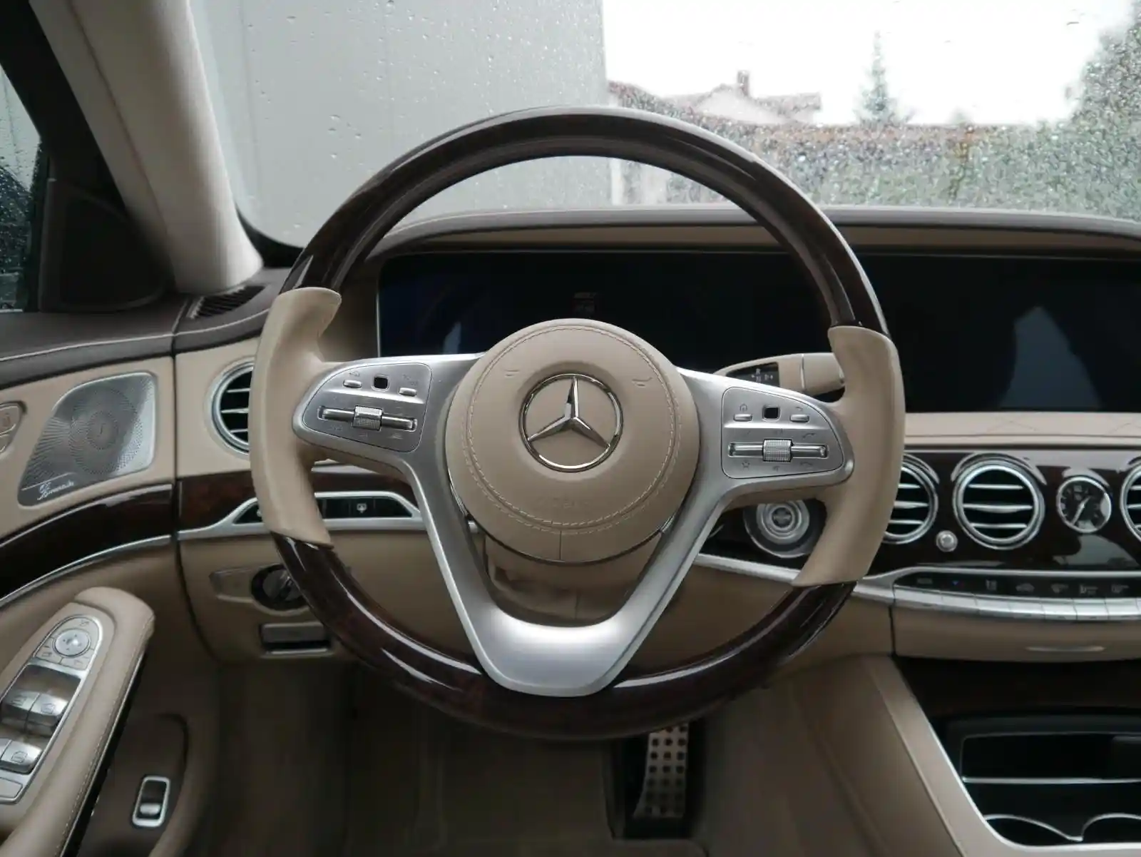 Mercedes-Benz S 560