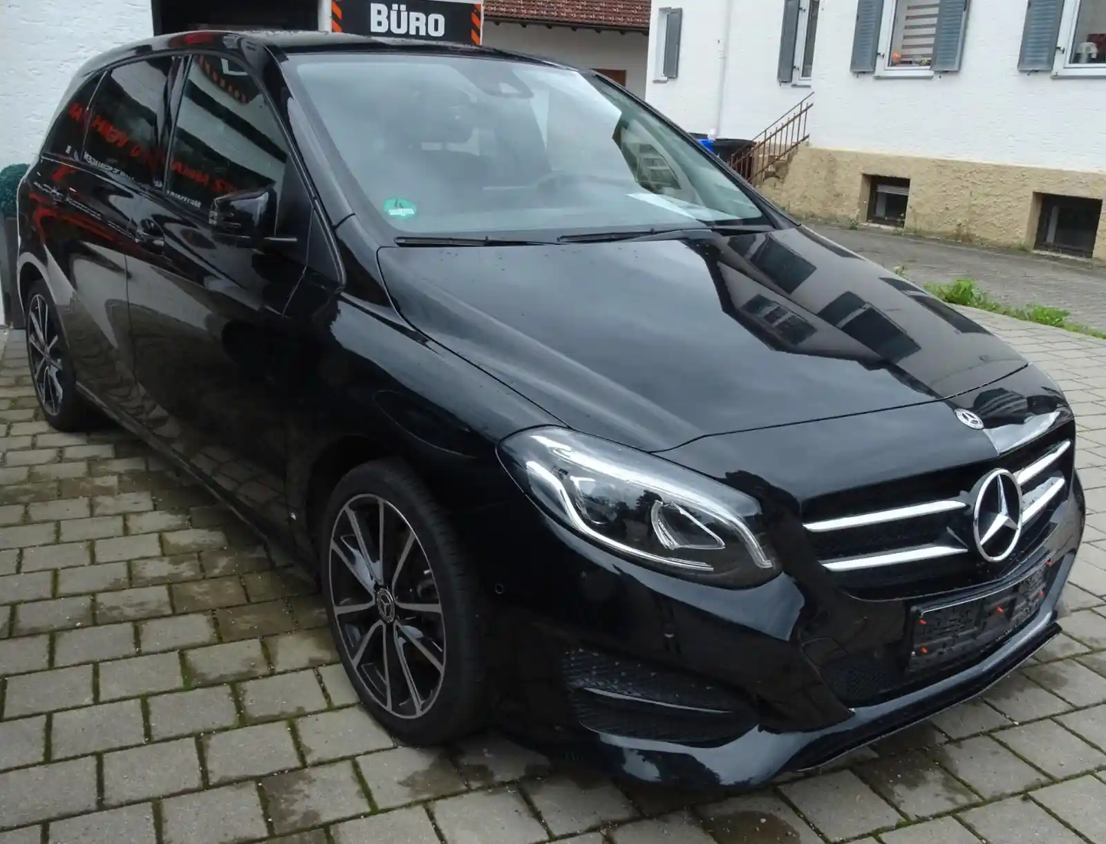 Mercedes-Benz B 200