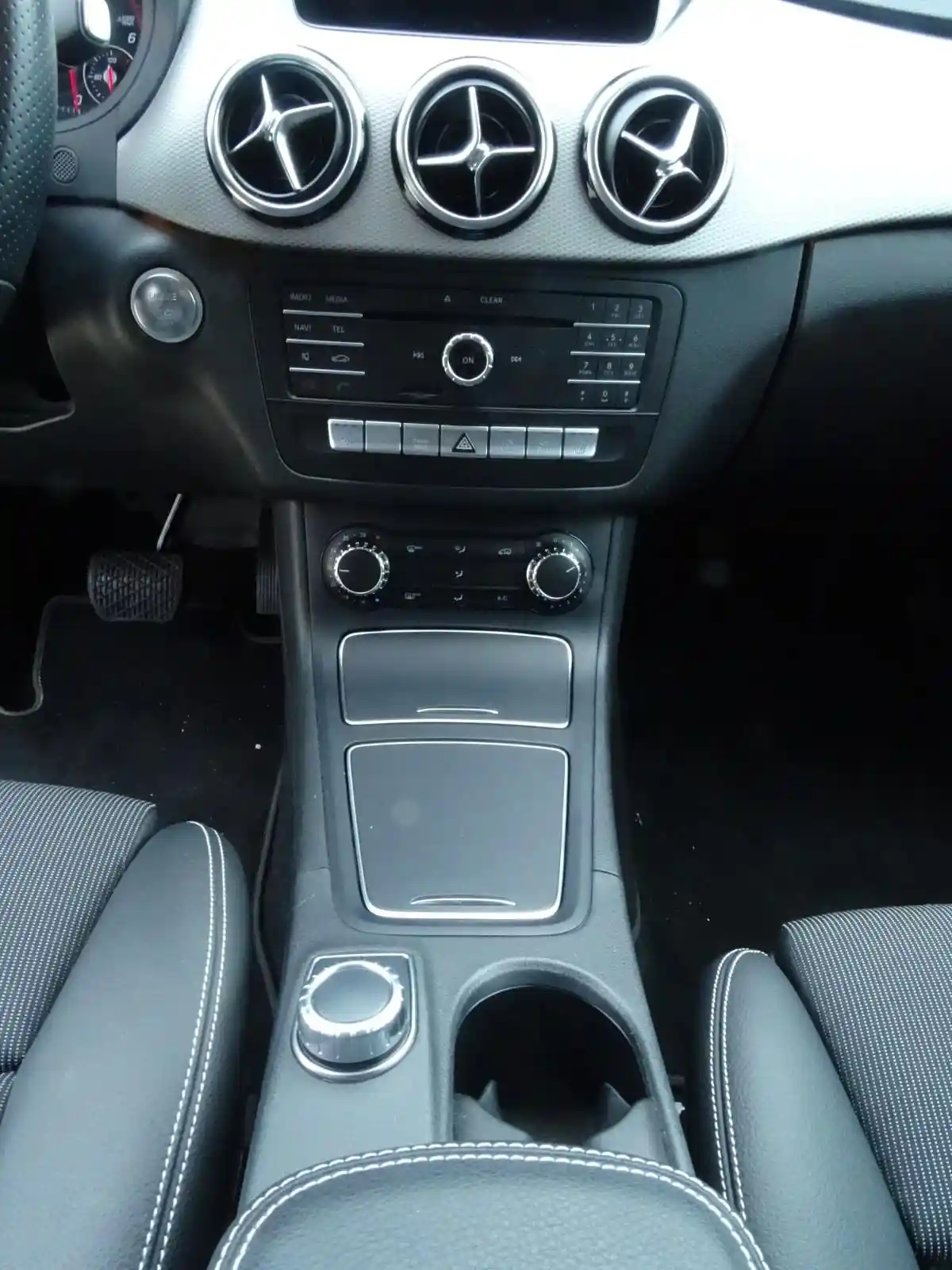 Mercedes-Benz B 200