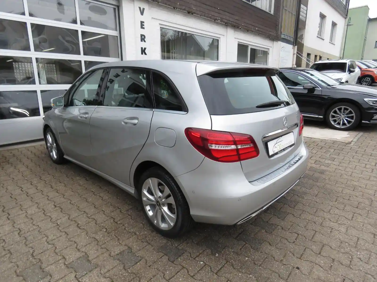 Mercedes-Benz B 200