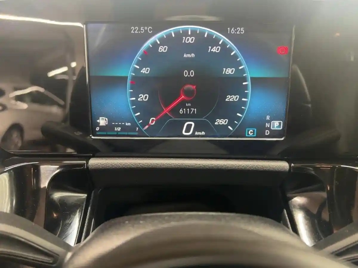 Mercedes-Benz B 200