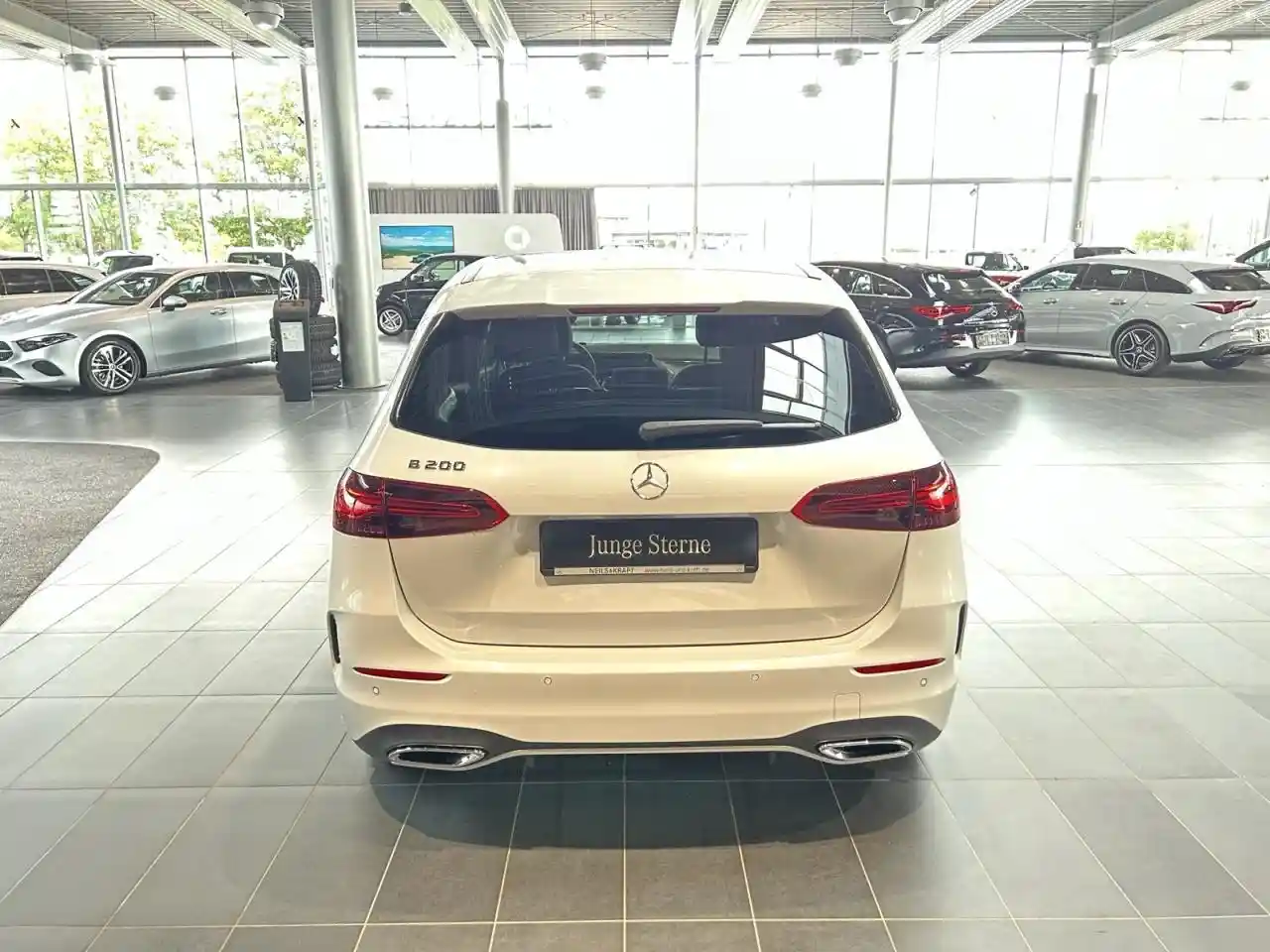 Mercedes-Benz B 200