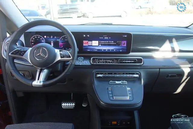 Mercedes-Benz V 220