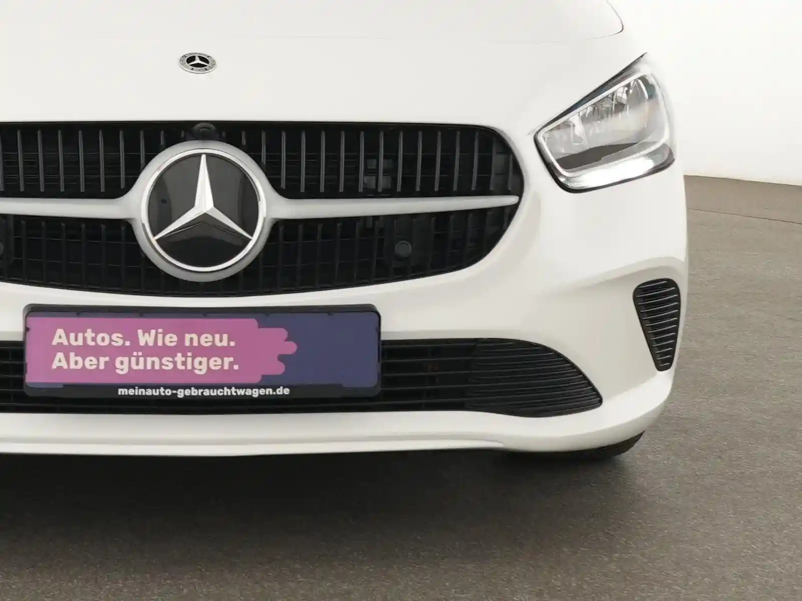 Mercedes-Benz B 180