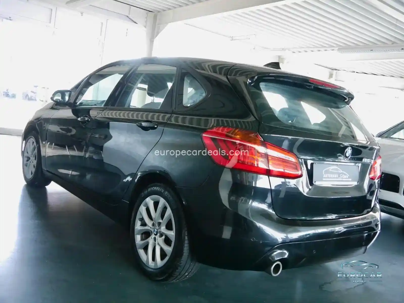 BMW 225