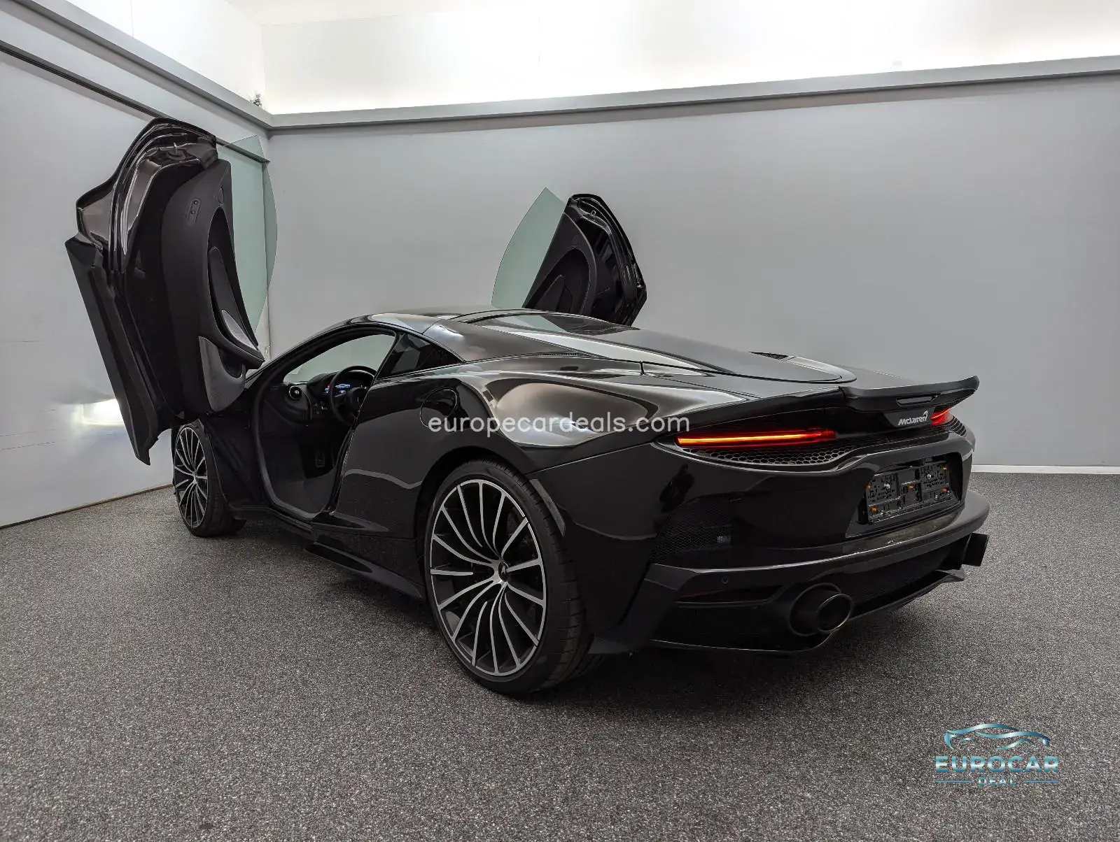 McLaren GT