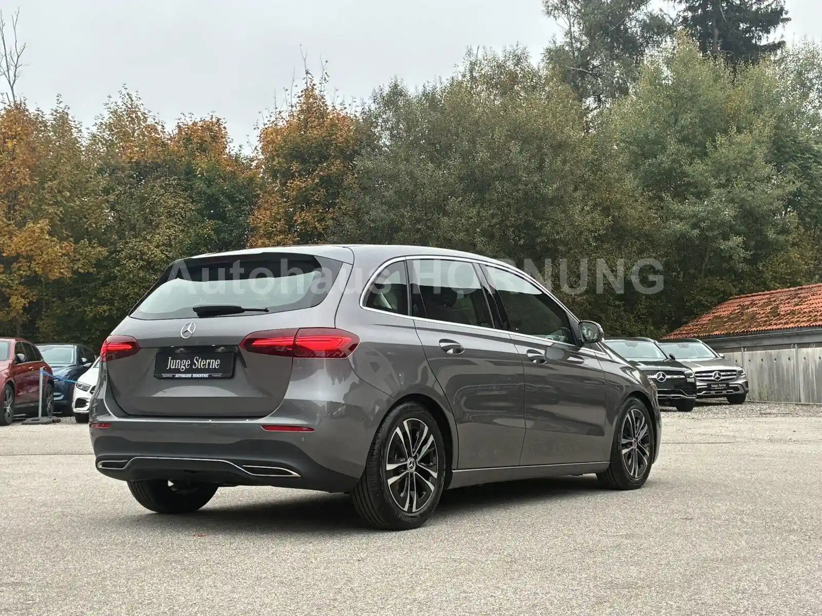 Mercedes-Benz B 200