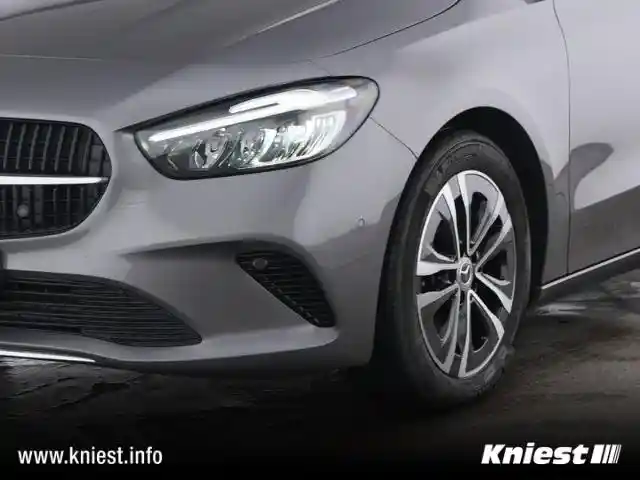 Mercedes-Benz B 220