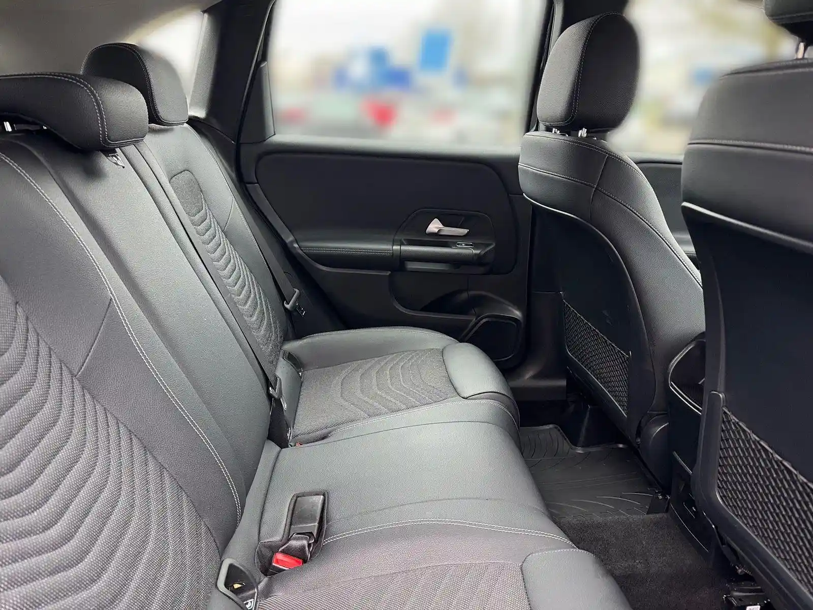 Mercedes-Benz B 220