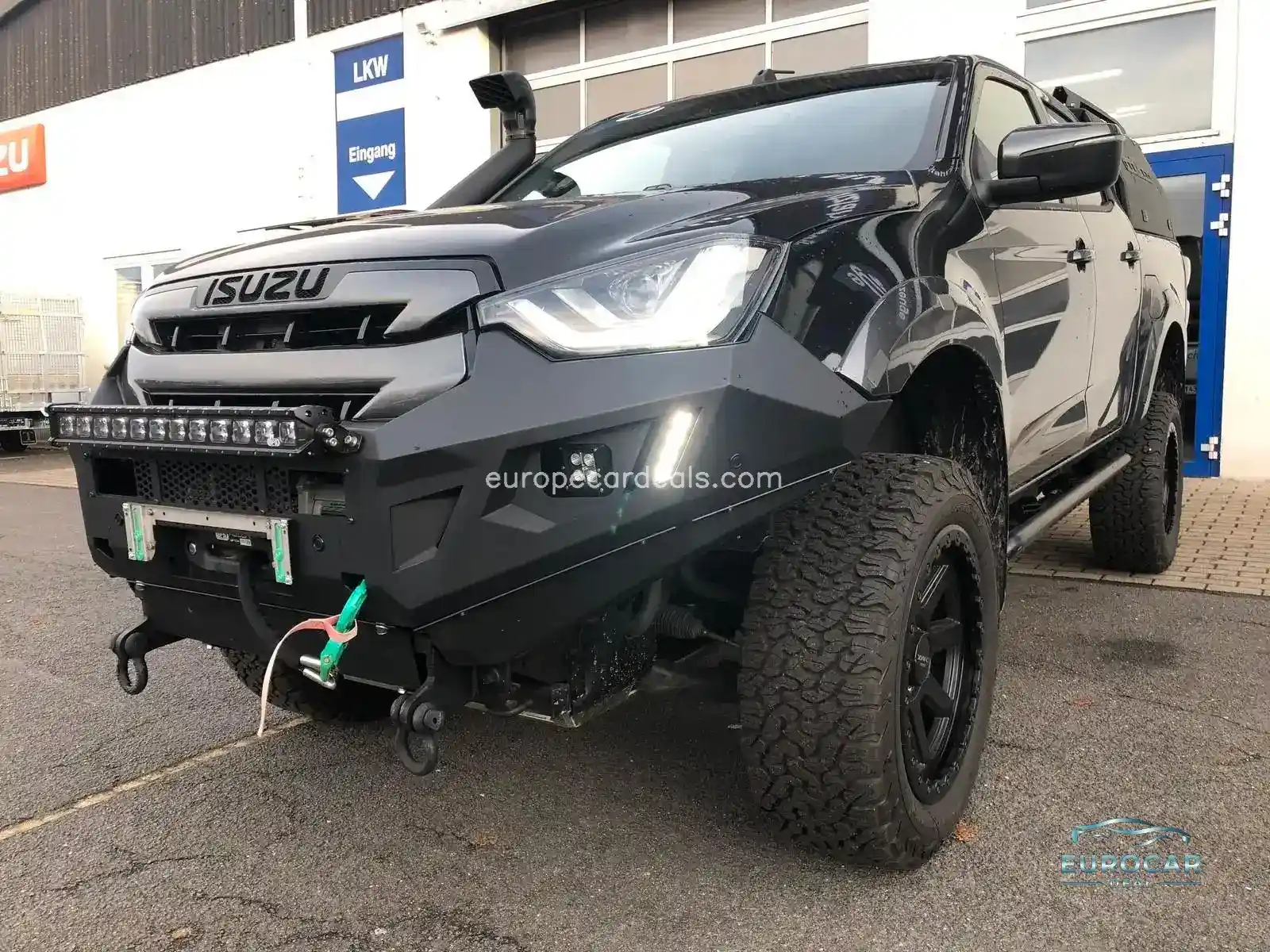 Double Cab V-Cross AT ” BAD-MAX “