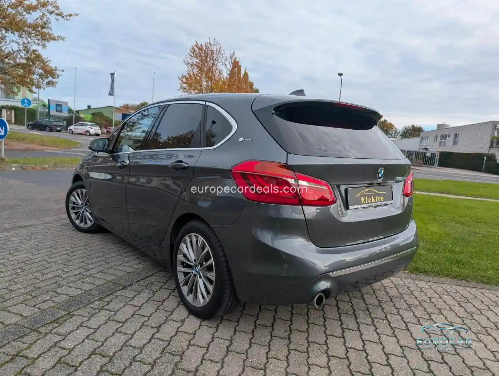 BMW 225