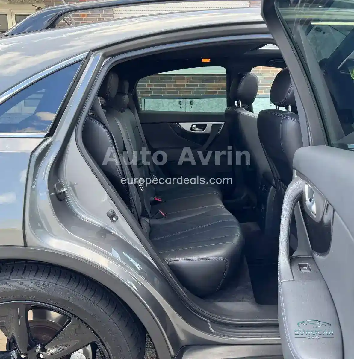 Infiniti QX70