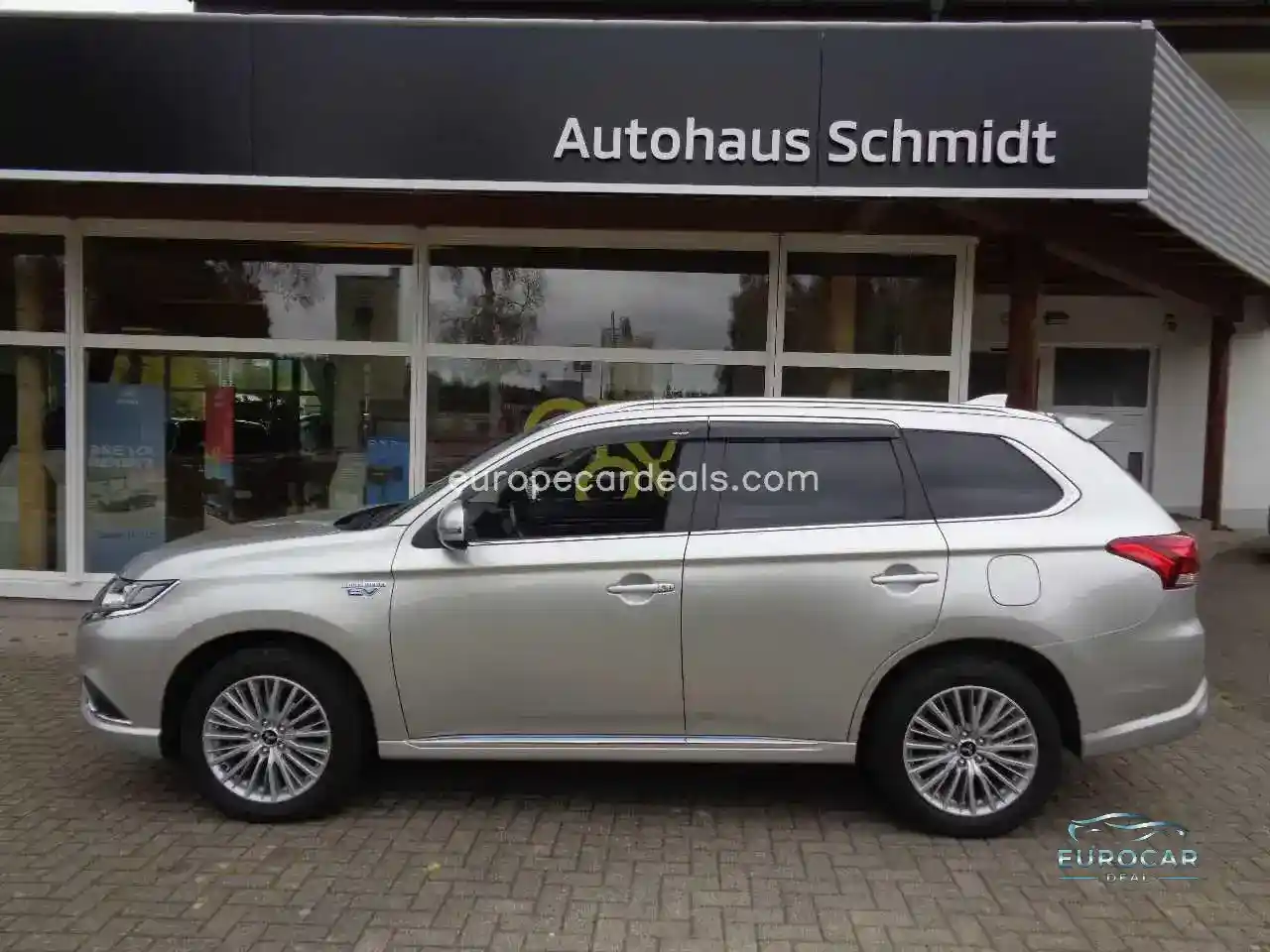 Mitsubishi Plug-in Hybrid Outlander