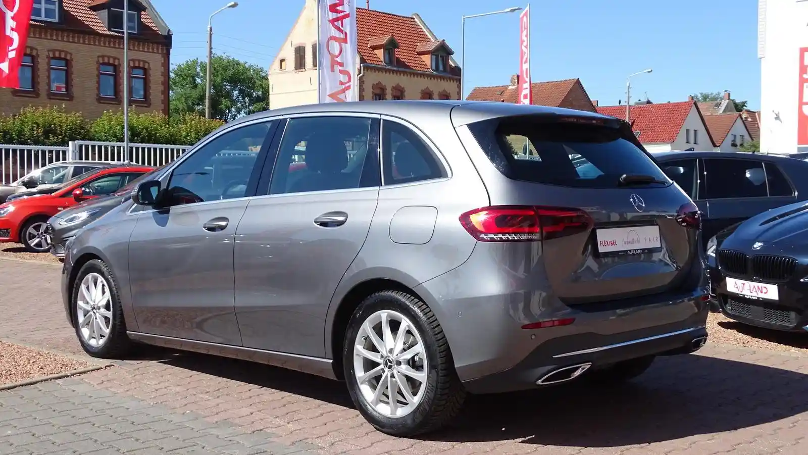 Mercedes-Benz B 180