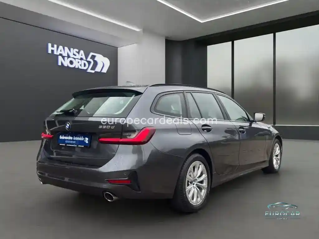 BMW 330