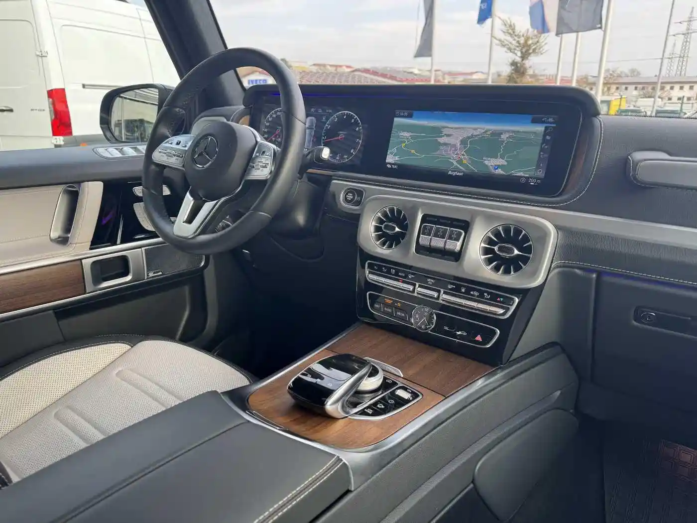 Mercedes-Benz G 500