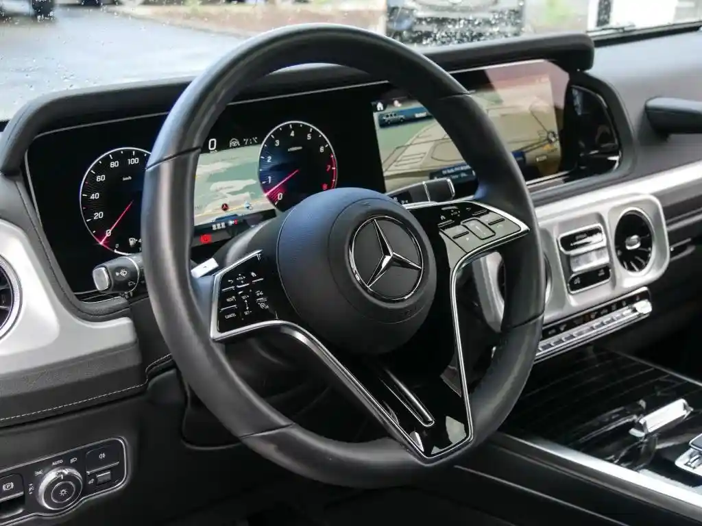 Mercedes-Benz G 500
