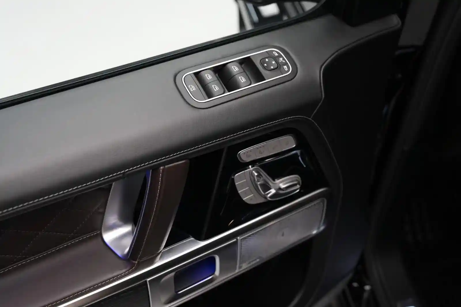 Mercedes-Benz G 500