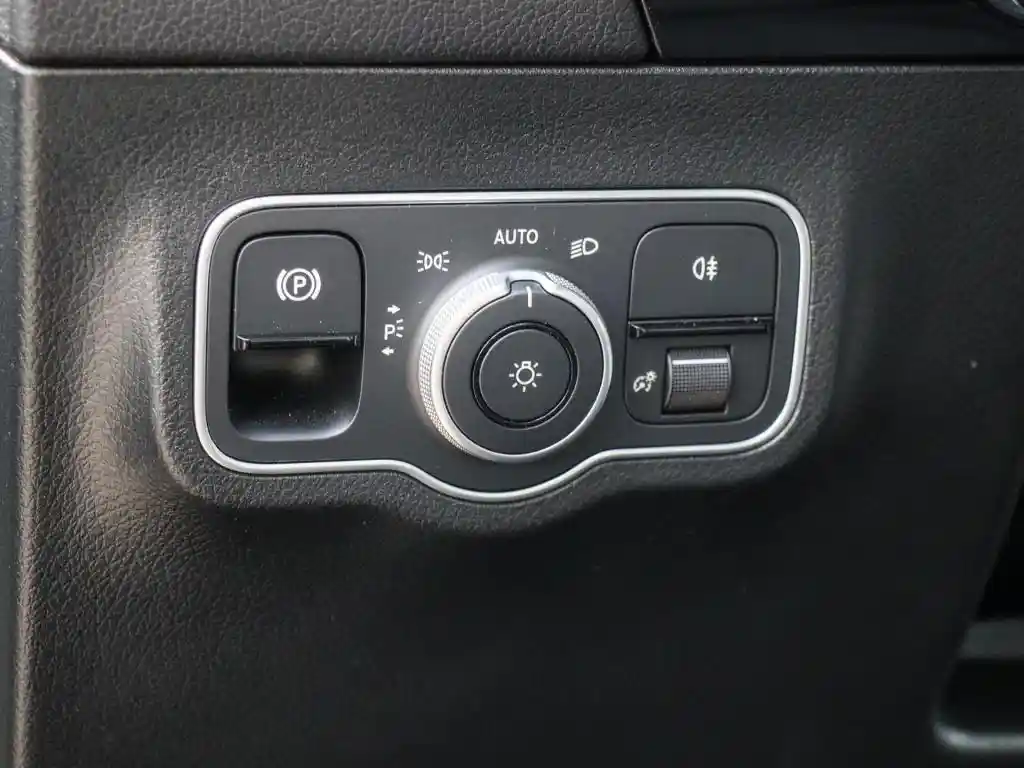 Mercedes-Benz B 220