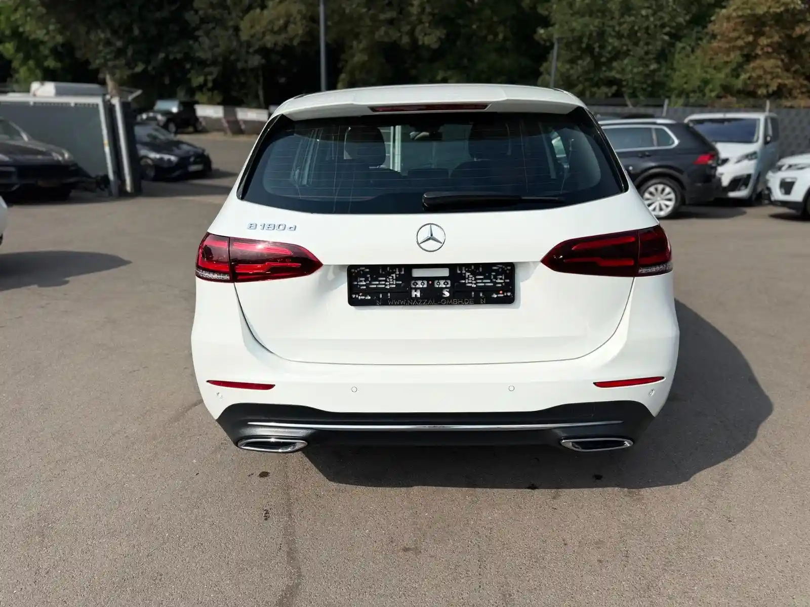Mercedes-Benz B 180