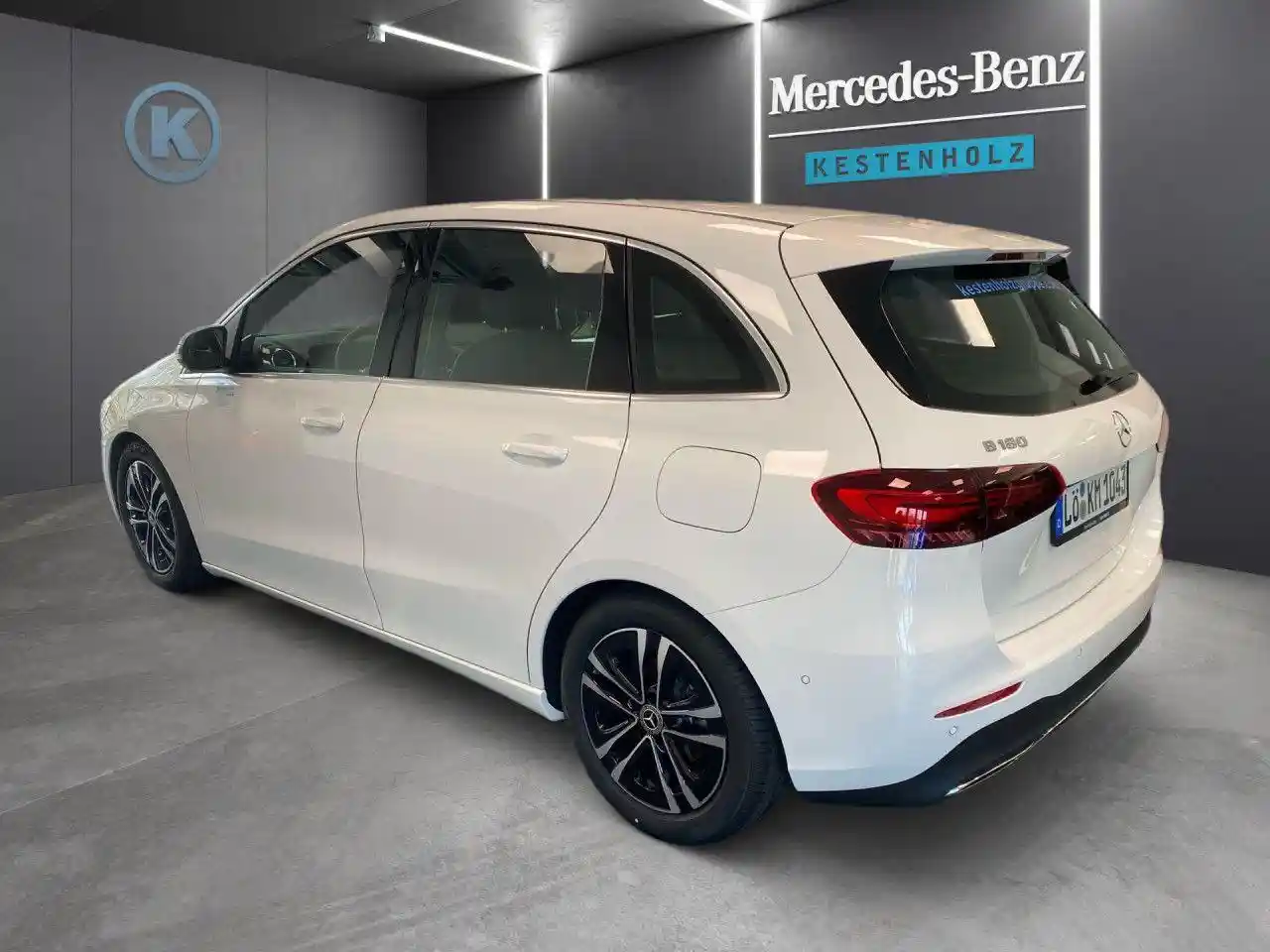 Mercedes-Benz B 180