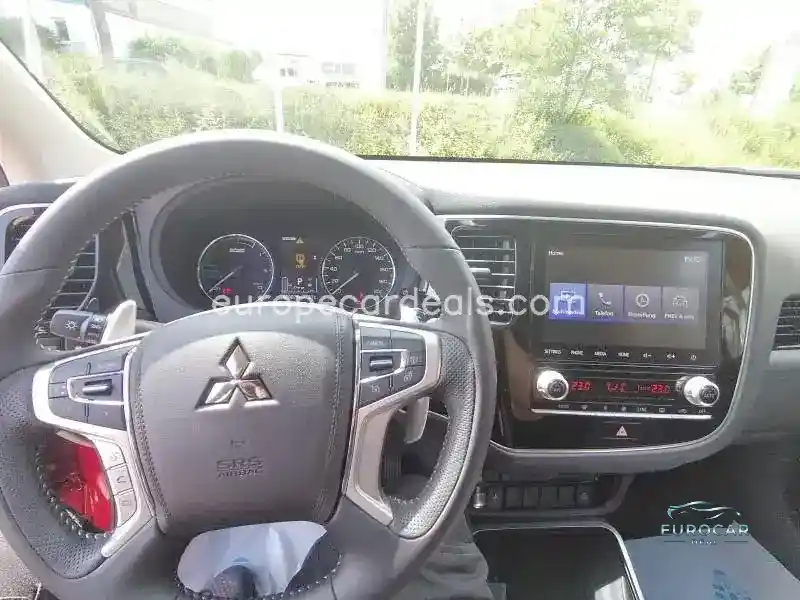 Mitsubishi Plug-in Hybrid Outlander