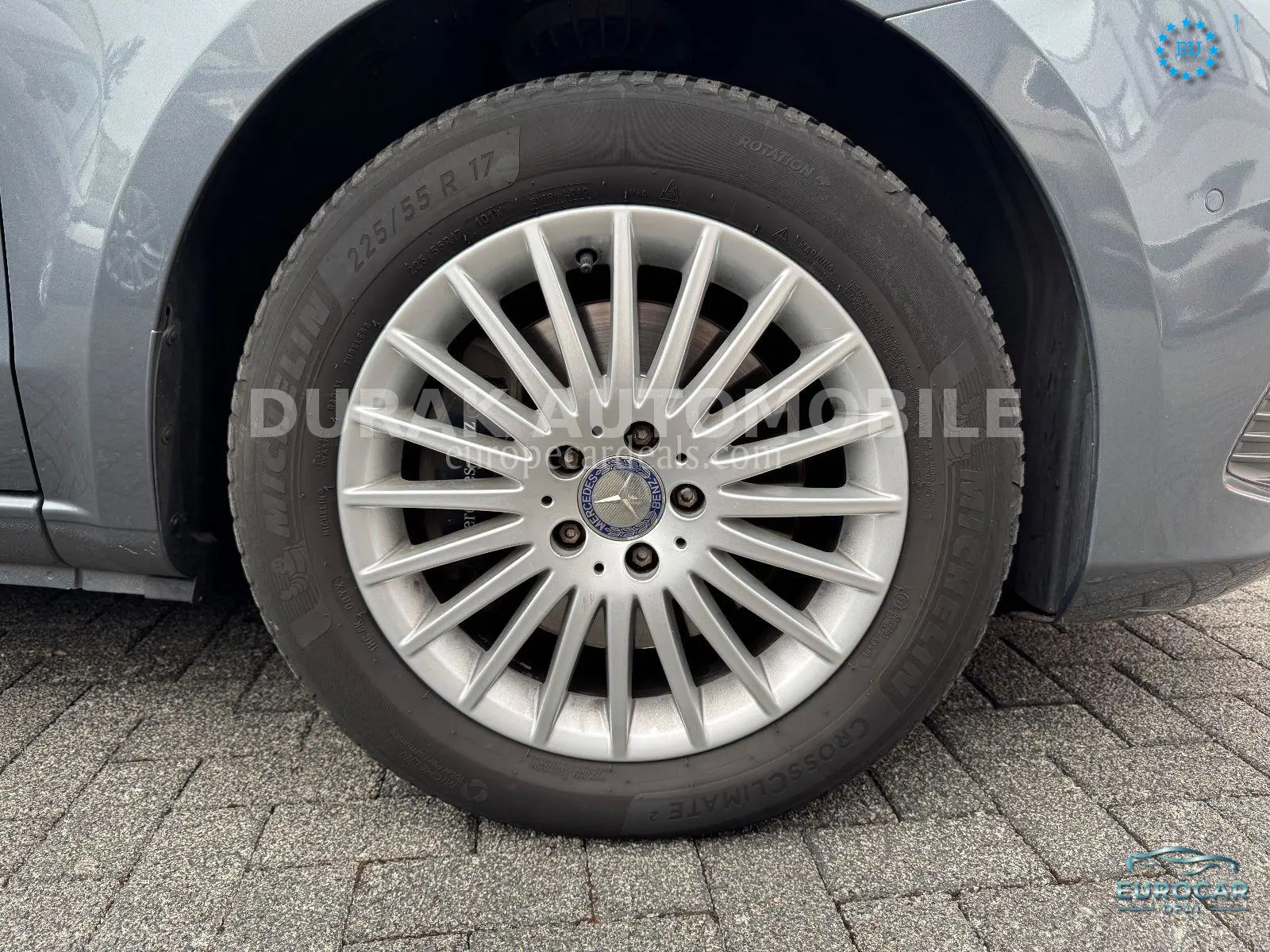Mercedes-Benz V 220