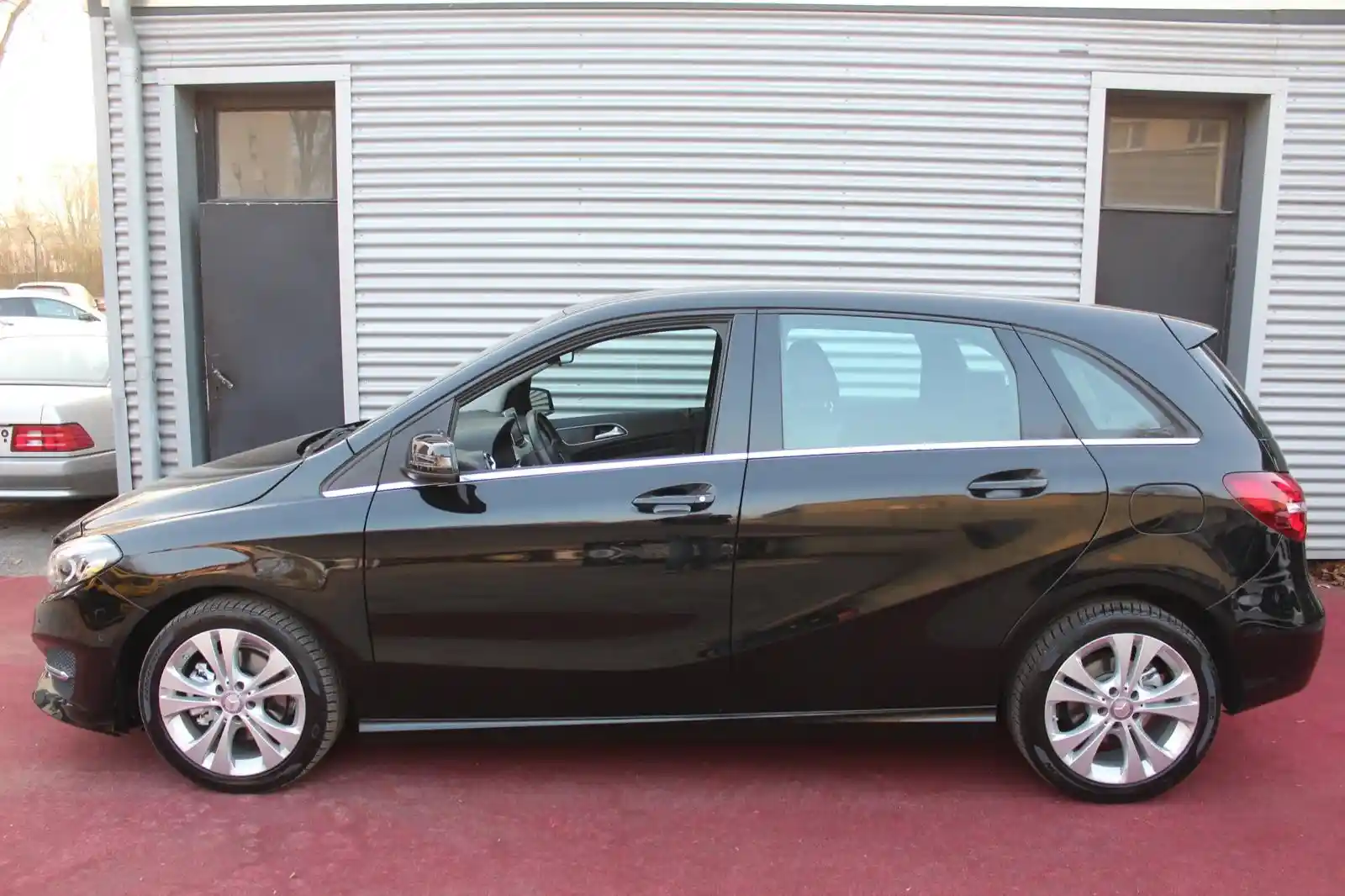 Mercedes-Benz B 200