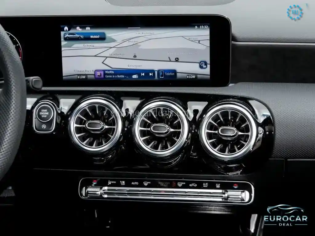 Mercedes-Benz A 220