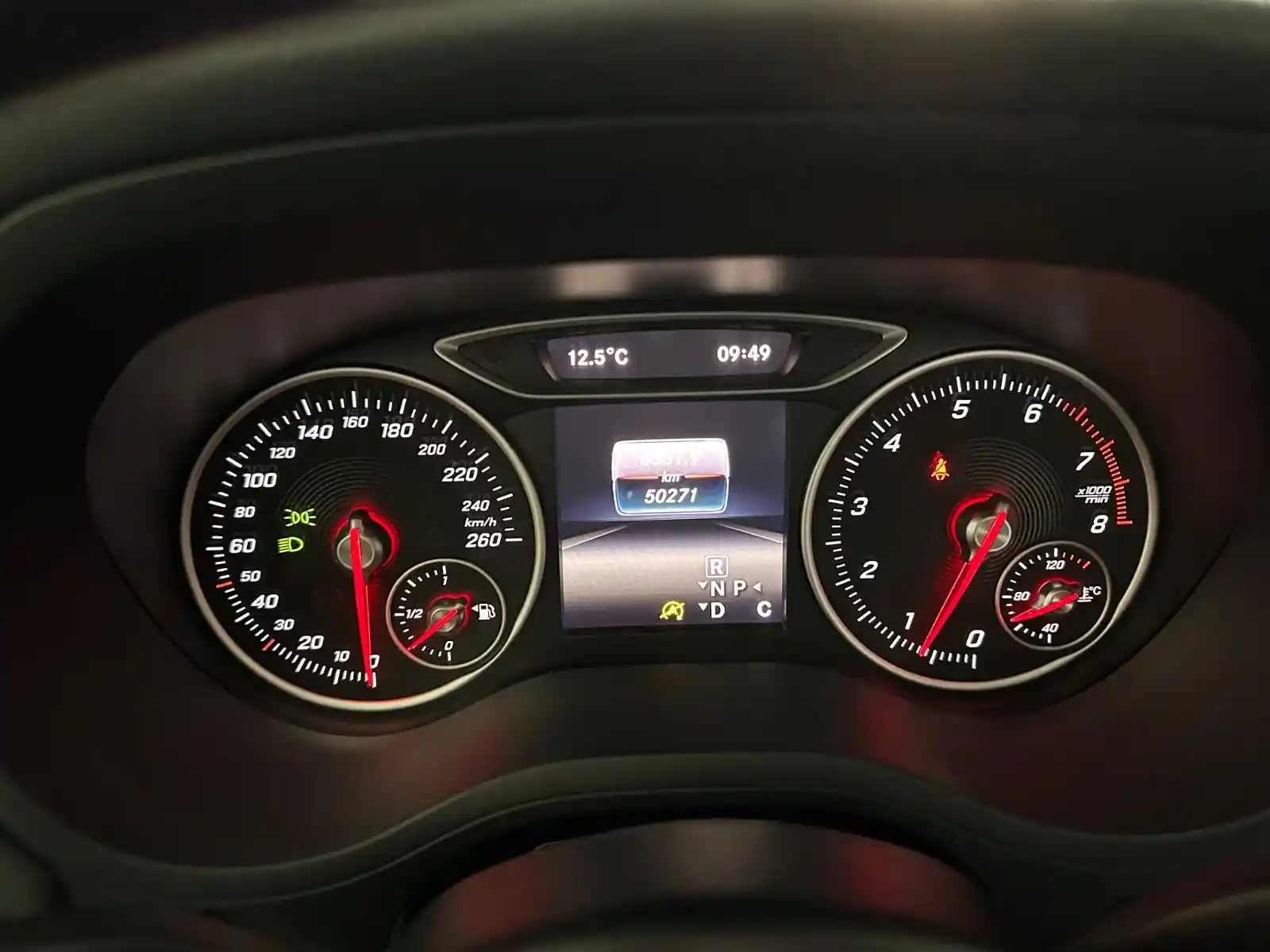 Mercedes-Benz B 180