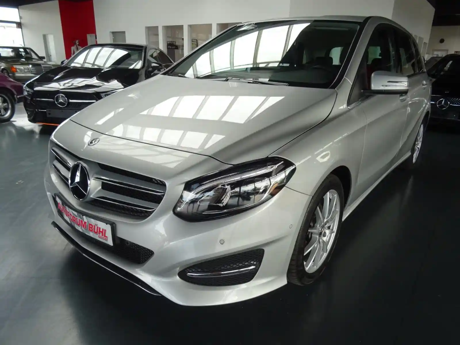 Mercedes-Benz B 200