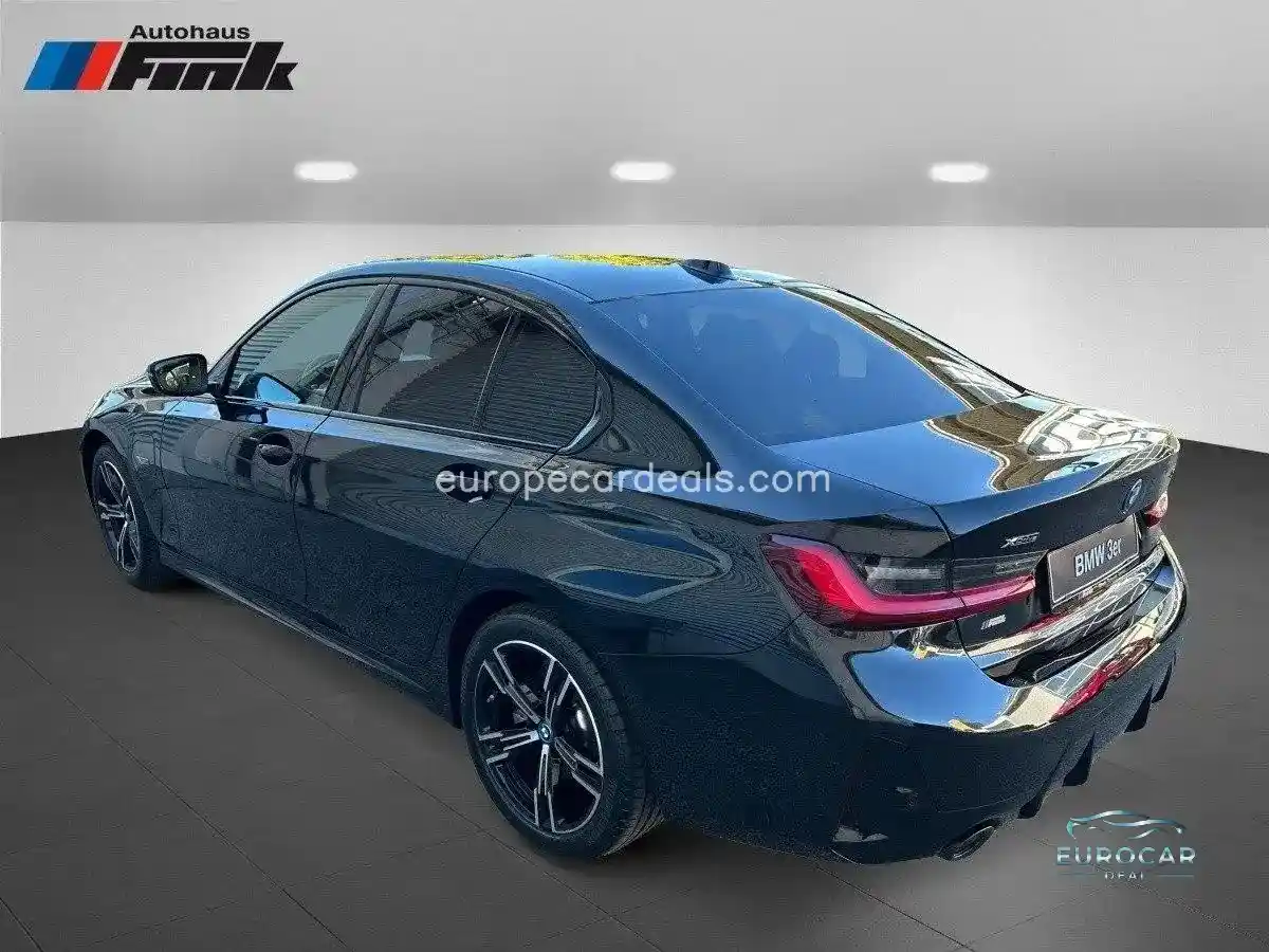 BMW 330