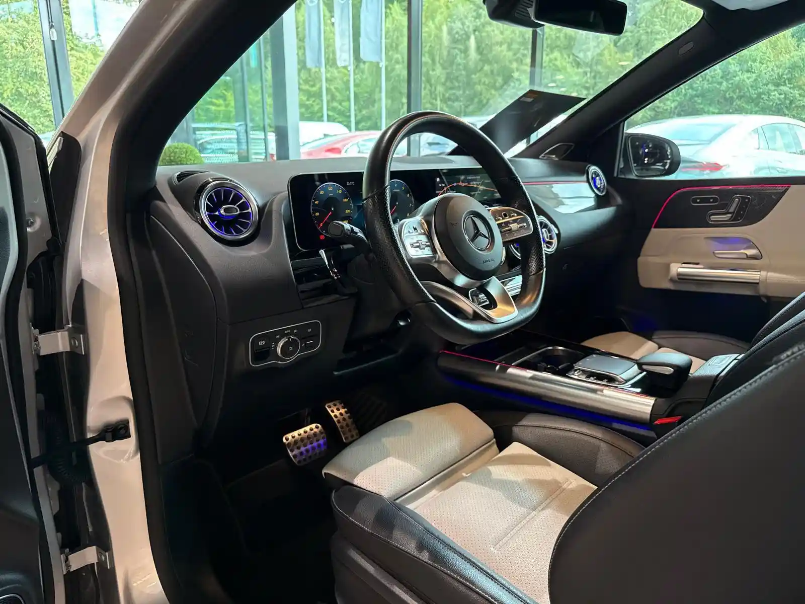 Mercedes-Benz B 250