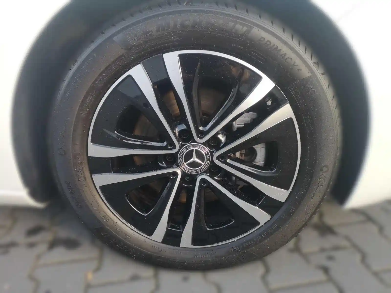 Mercedes-Benz B 200
