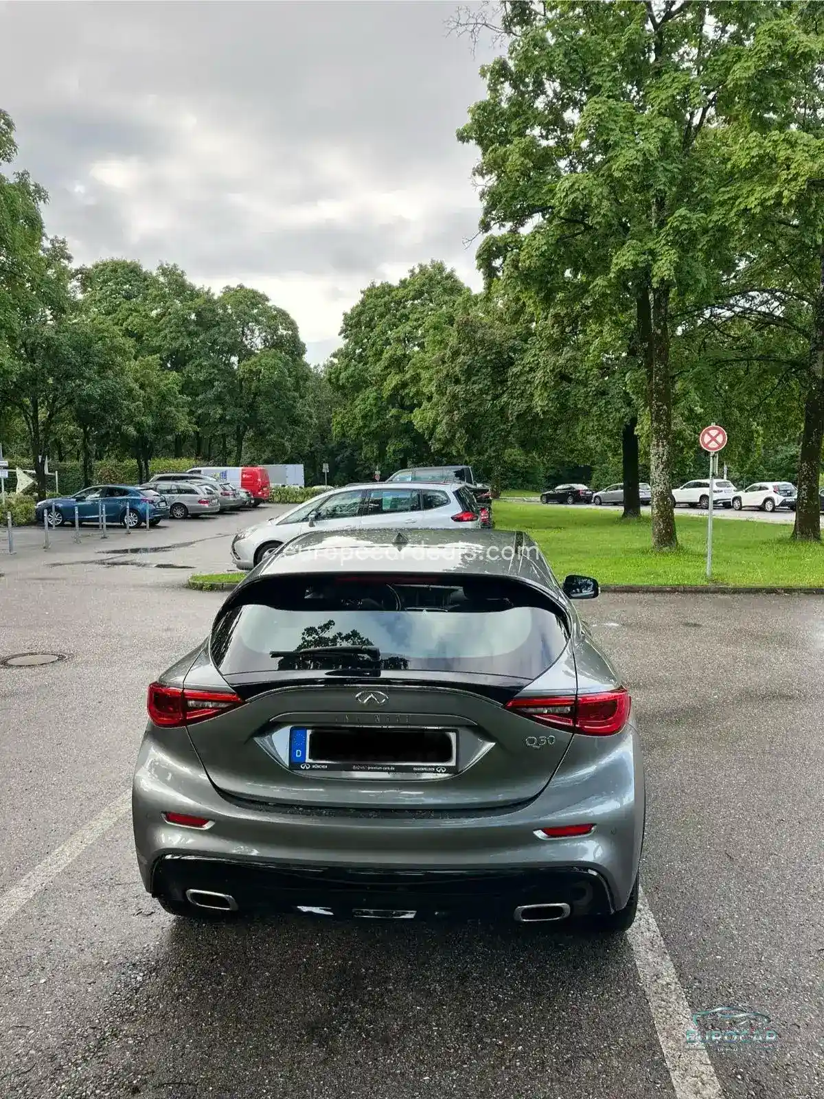 Infiniti Q30