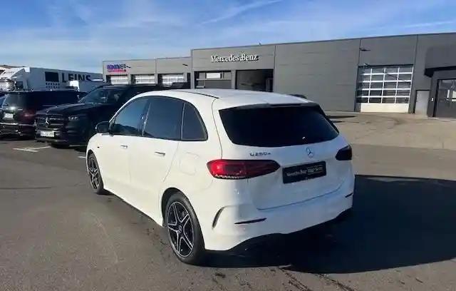 Mercedes-Benz B 250