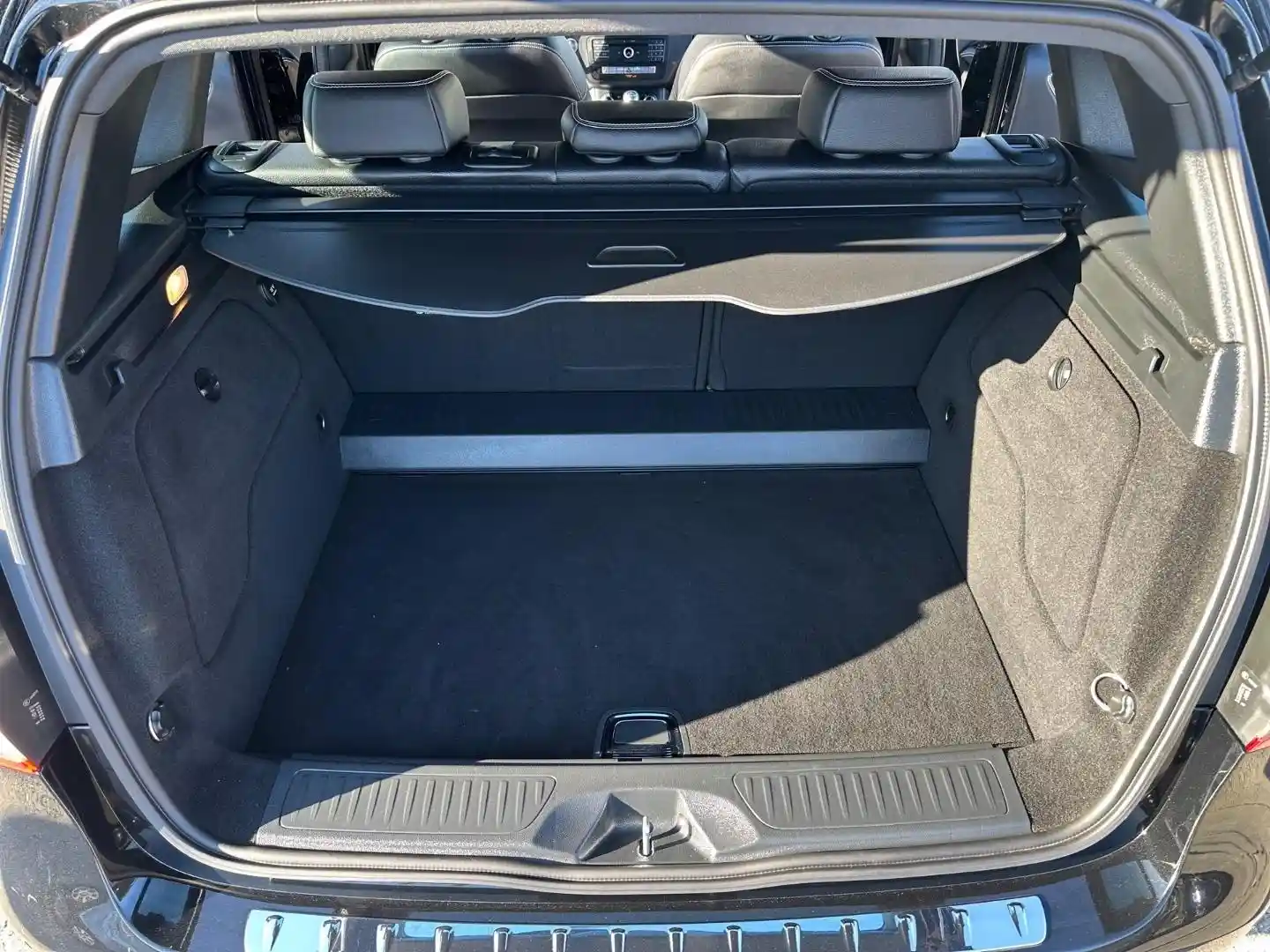 Mercedes-Benz B 180