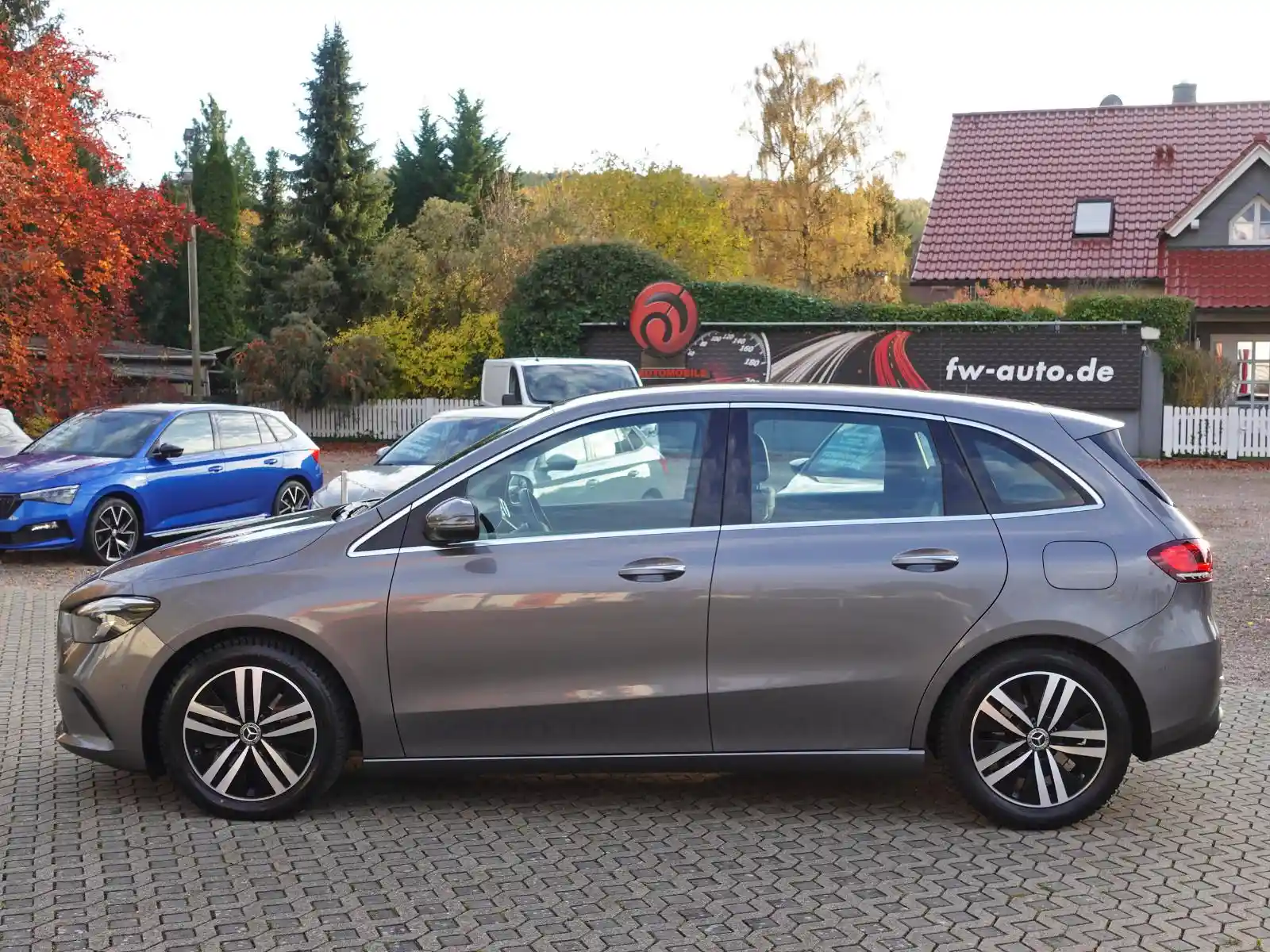 Mercedes-Benz B 220