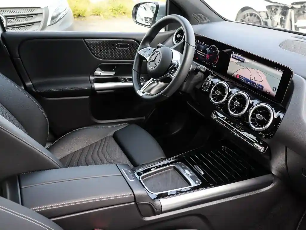Mercedes-Benz B 200