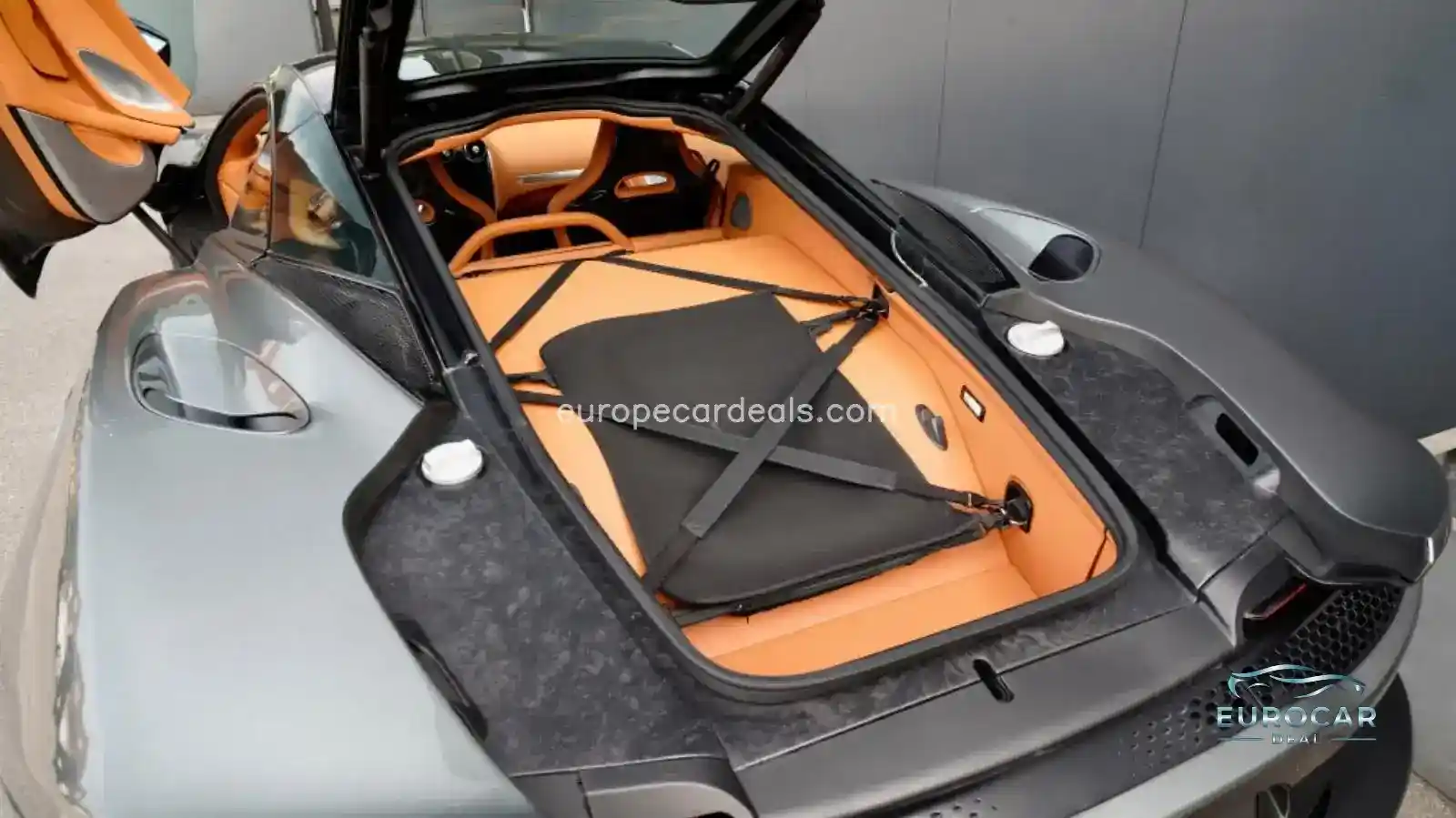McLaren GT