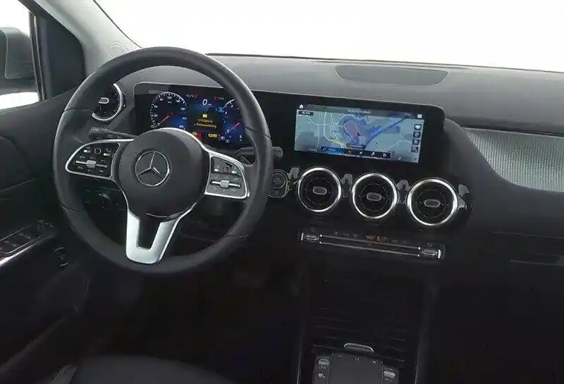 Mercedes-Benz B 220