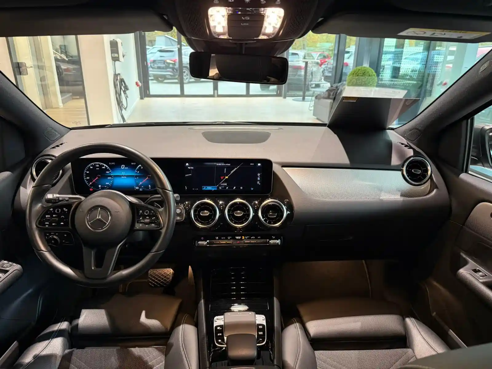 Mercedes-Benz B 180