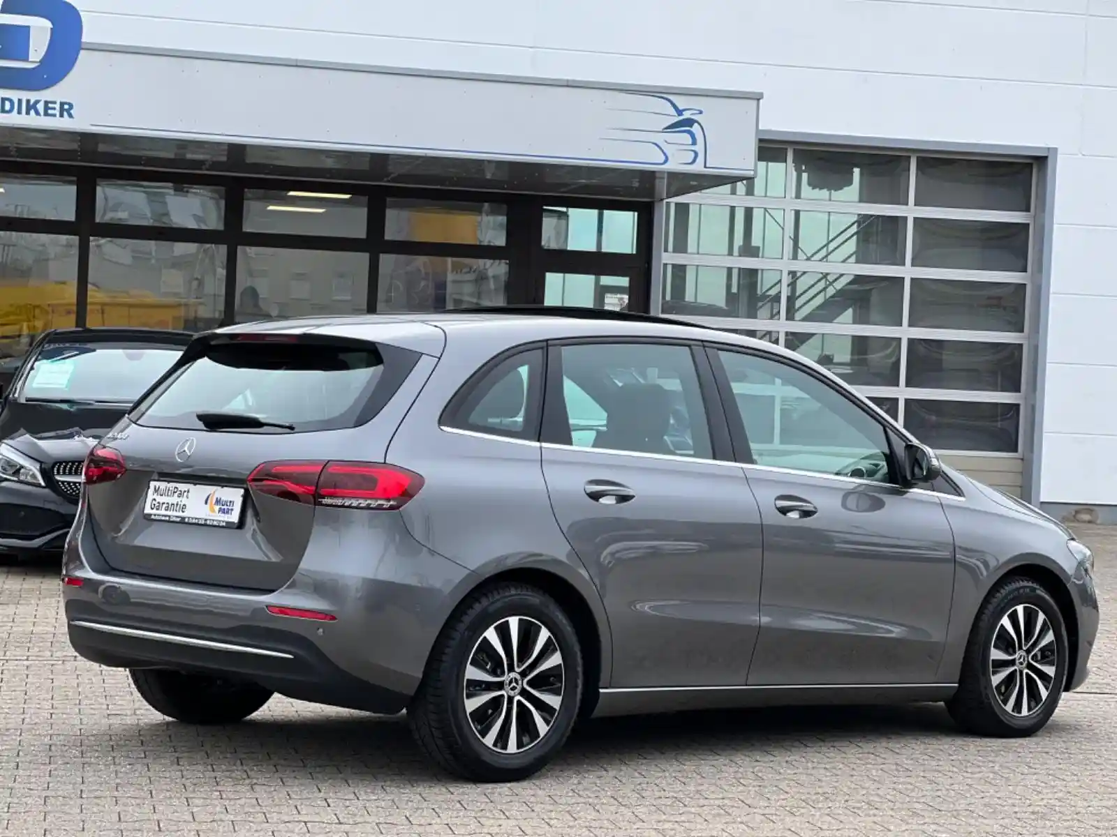 Mercedes-Benz B 200