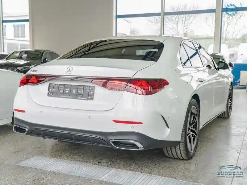 Mercedes-Benz E 200