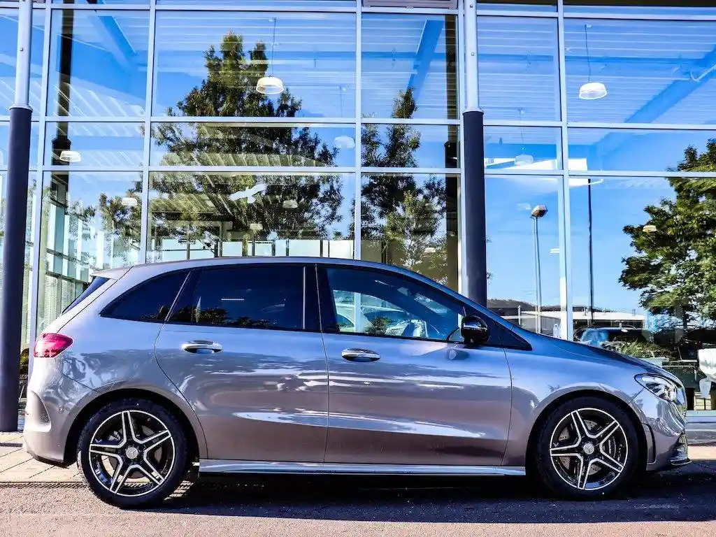 Mercedes-Benz B 250