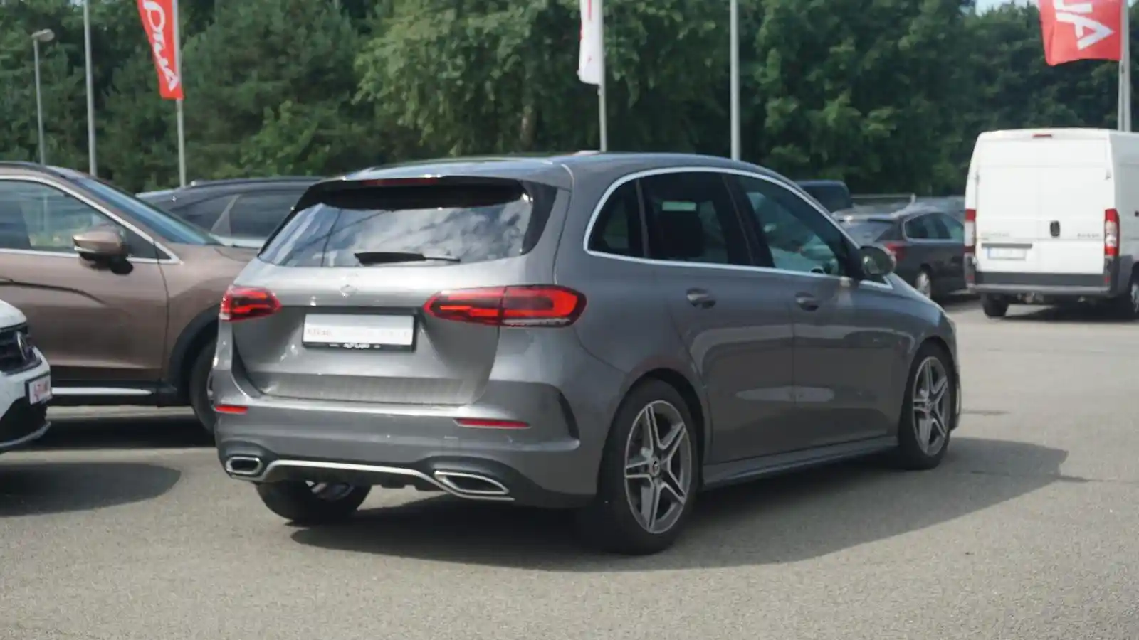 Mercedes-Benz B 200