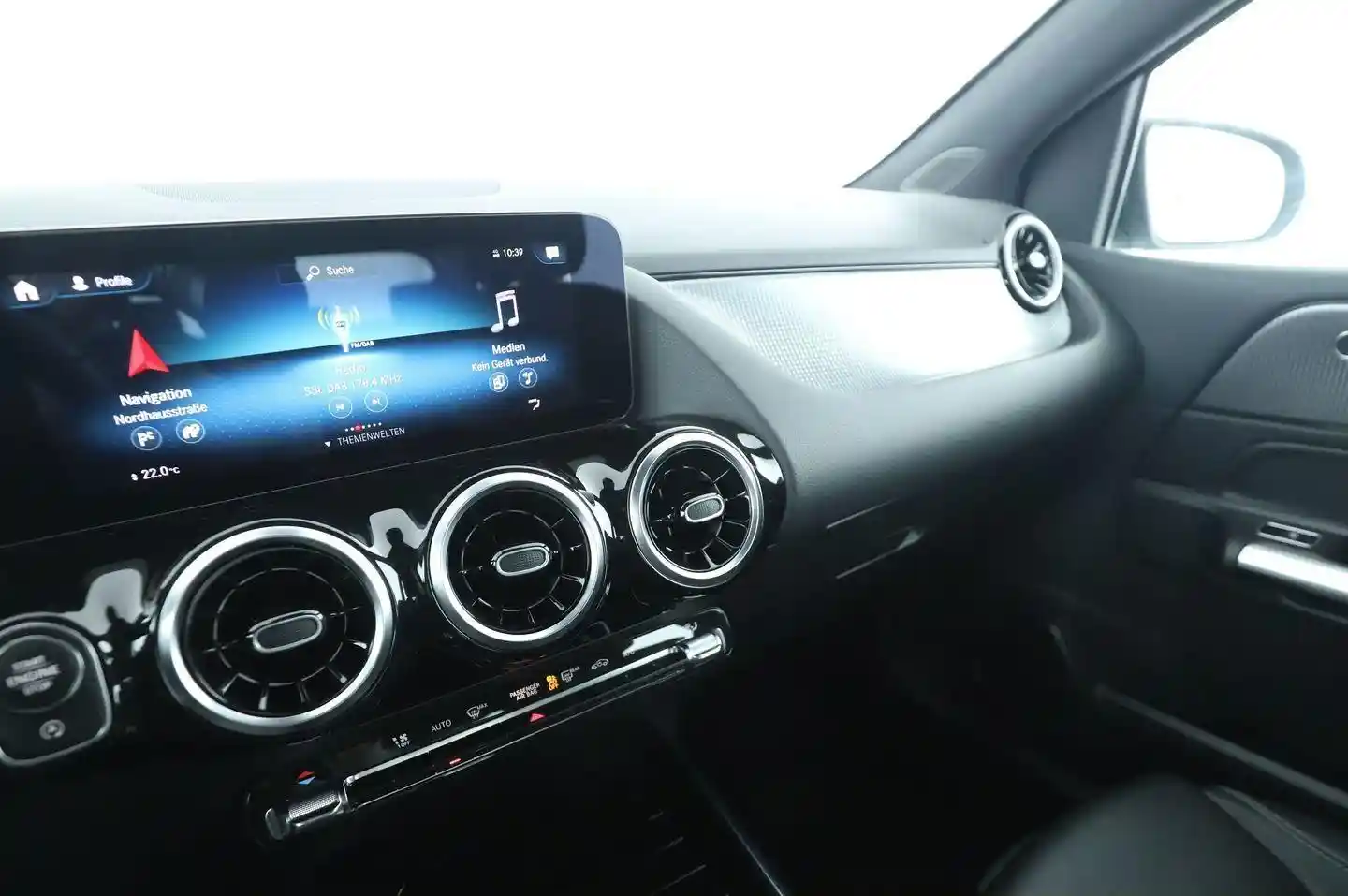 Mercedes-Benz B 220